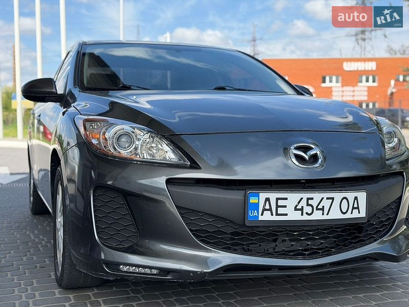 Седан Mazda 3 2012 в Дніпрі