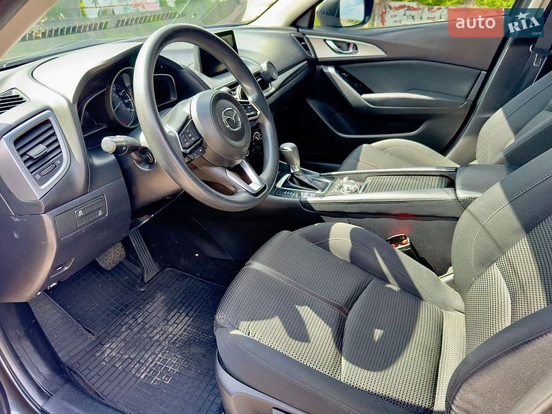 Седан Mazda 3 2017 в Черкассах