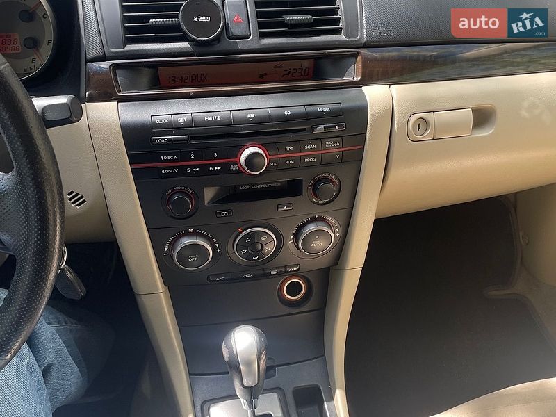 Седан Mazda 3 2007 в Николаеве