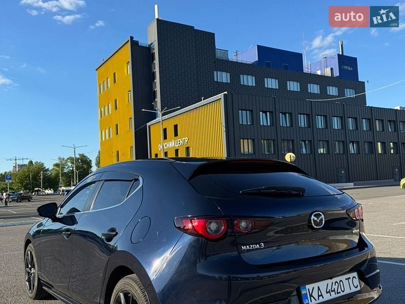 Хэтчбек Mazda 3 2024 в Киеве
