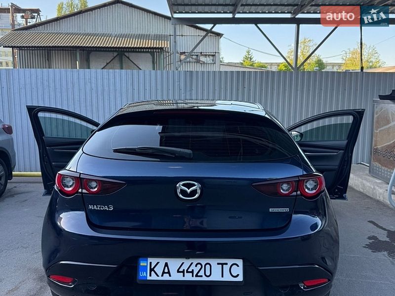 Хэтчбек Mazda 3 2024 в Киеве
