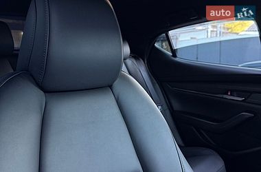 Хэтчбек Mazda 3 2024 в Киеве