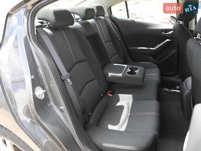 Седан Mazda 3 2017 в Харькове