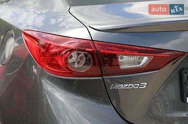 Седан Mazda 3 2017 в Харькове