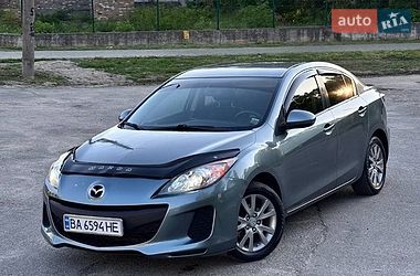 Седан Mazda 3 2011 в Александрие