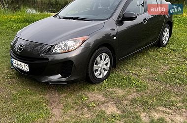 Седан Mazda 3 2012 в Черкасах