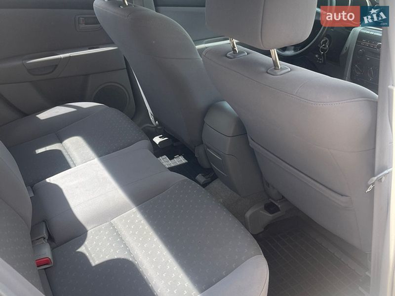Седан Mazda 3 2004 в Киеве