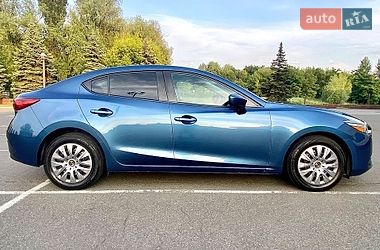 Седан Mazda 3 2017 в Киеве
