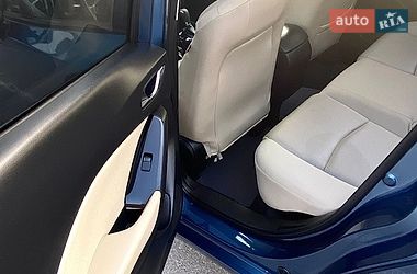 Седан Mazda 3 2017 в Киеве
