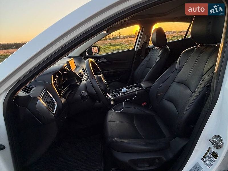 Хэтчбек Mazda 3 2016 в Виннице