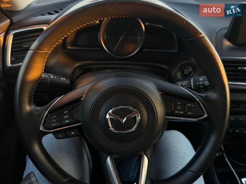 Хэтчбек Mazda 3 2016 в Виннице