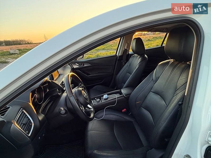 Хэтчбек Mazda 3 2016 в Виннице