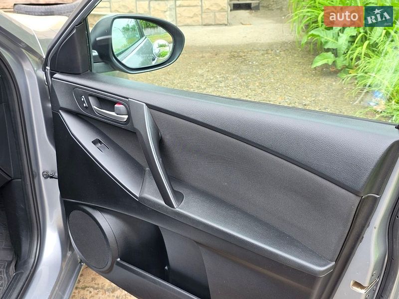 Седан Mazda 3 2013 в Кривом Роге фото 25 Седан Mazda 3 2013 в Кривом Роге