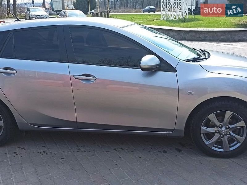 Хэтчбек Mazda 3 2009 в Смеле