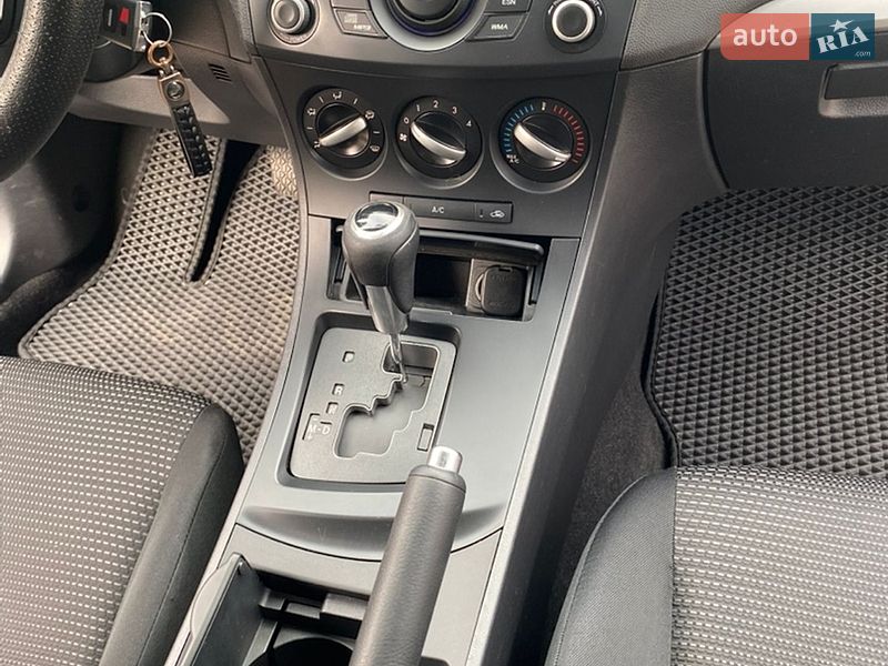 Седан Mazda 3 2012 в Кривом Роге