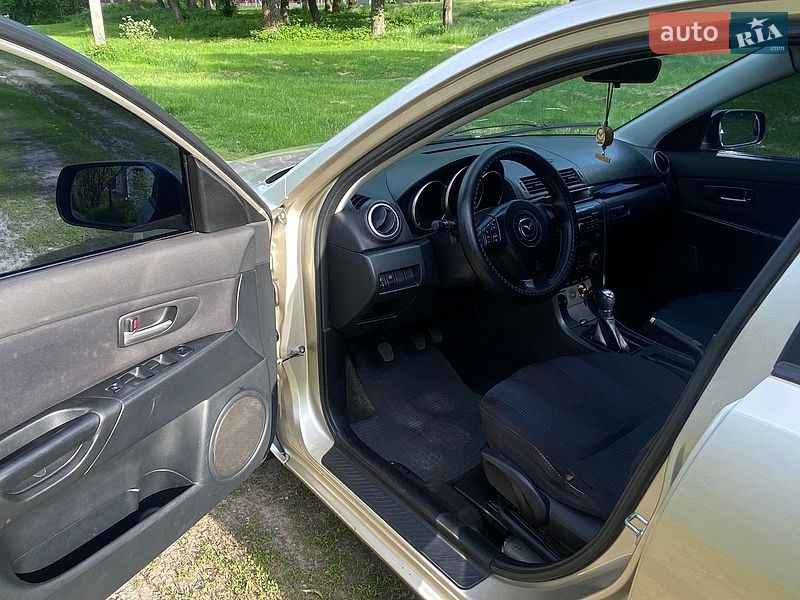 Седан Mazda 3 2004 в Гадячі