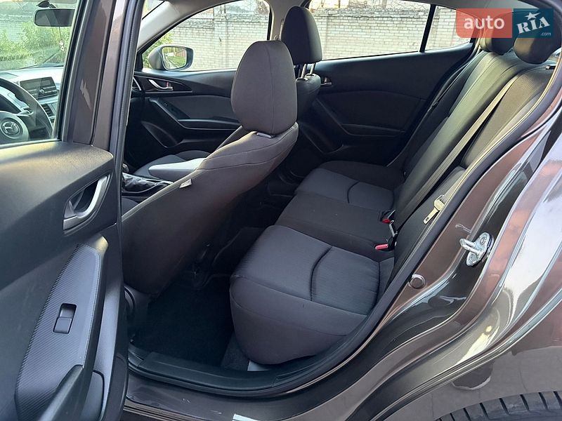 Седан Mazda 3 2014 в Львове