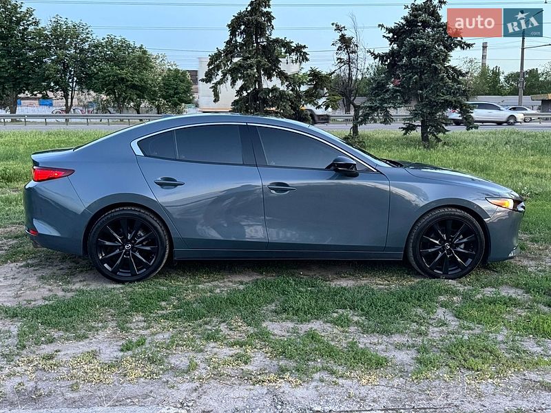 Седан Mazda 3 2022 в Днепре