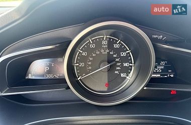 Седан Mazda 3 2018 в Ромнах
