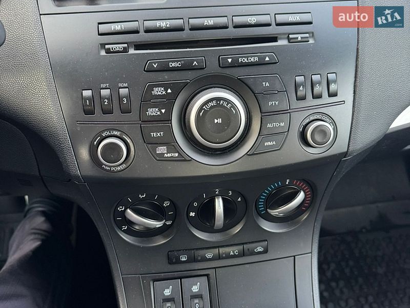 Седан Mazda 3 2012 в Львові