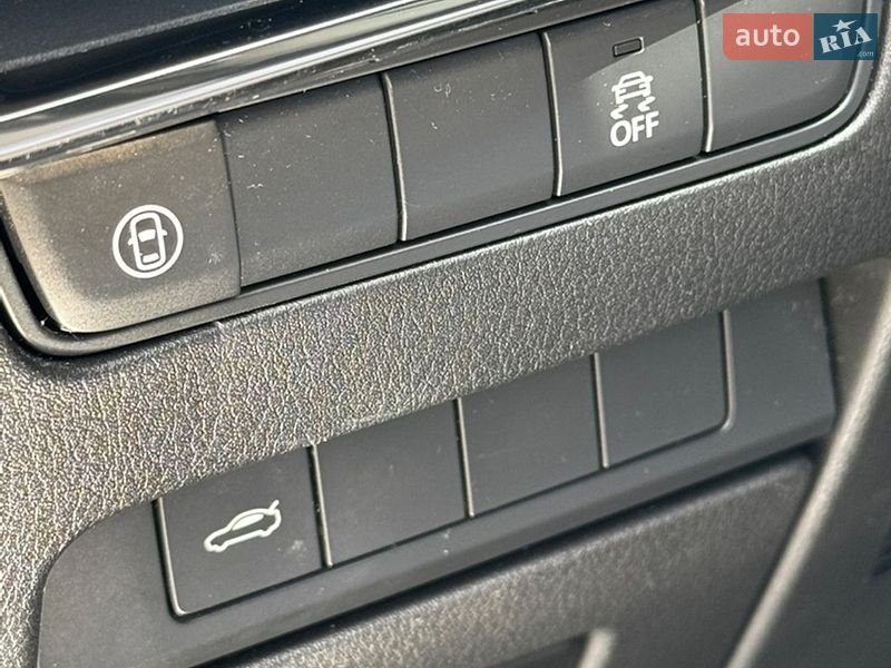 Седан Mazda 3 2019 в Киеве