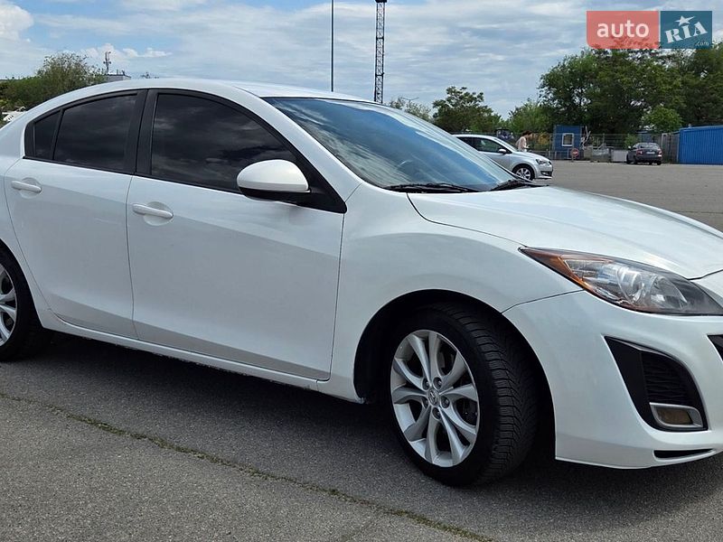 Седан Mazda 3 2010 в Днепре