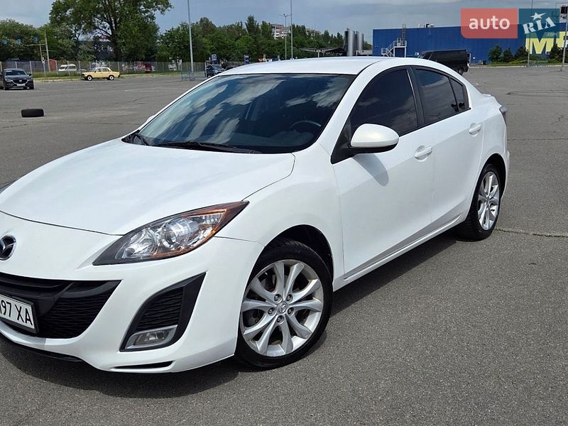 Седан Mazda 3 2010 в Днепре