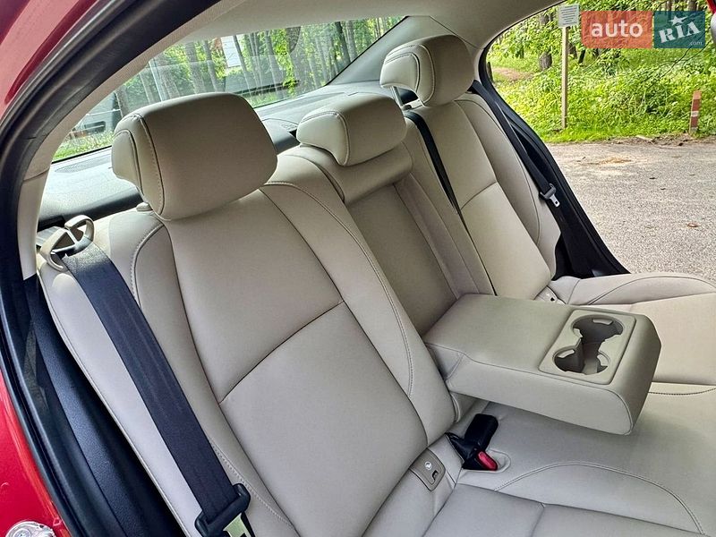 Седан Mazda 3 2019 в Киеве
