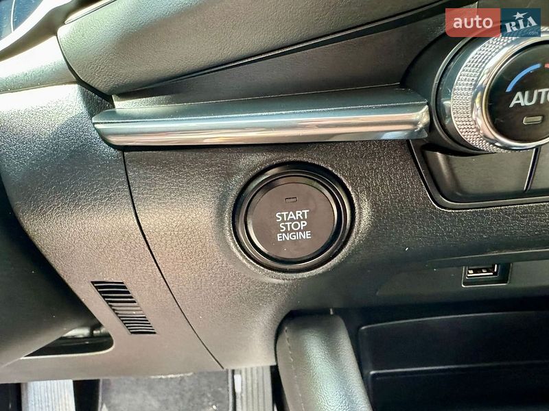Седан Mazda 3 2019 в Киеве