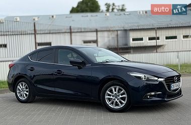 Седан Mazda 3 2017 в Киеве