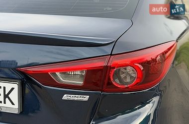 Седан Mazda 3 2017 в Киеве