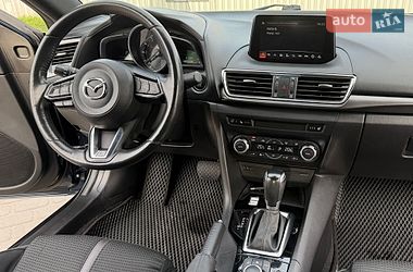 Седан Mazda 3 2017 в Киеве