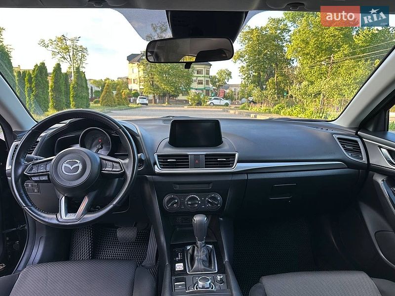 Седан Mazda 3 2018 в Коломые