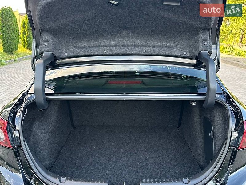 Седан Mazda 3 2018 в Коломые