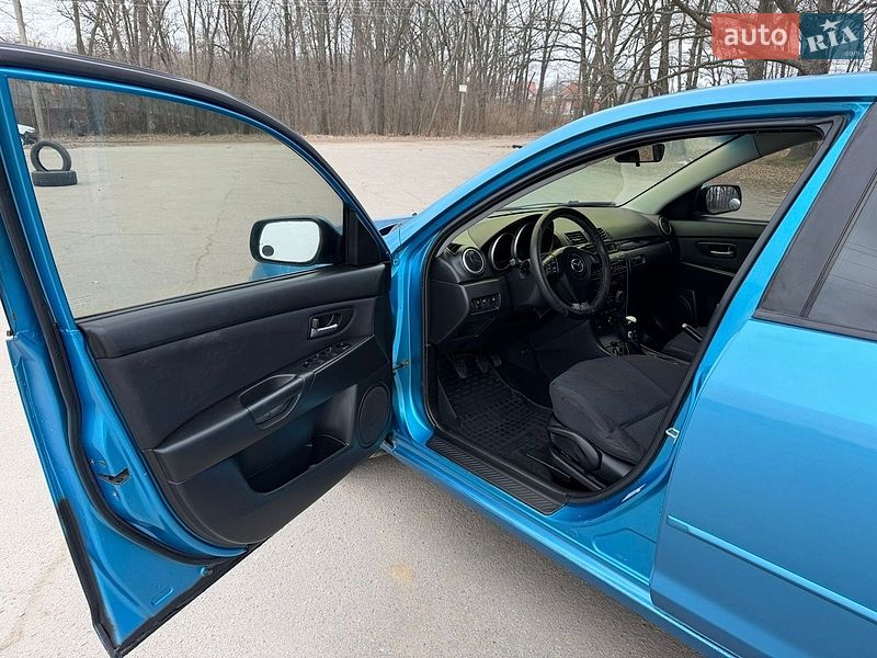 Хетчбек Mazda 3 2006 в Первомайську