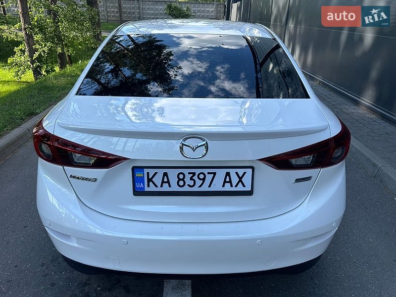 Седан Mazda 3 2014 в Киеве