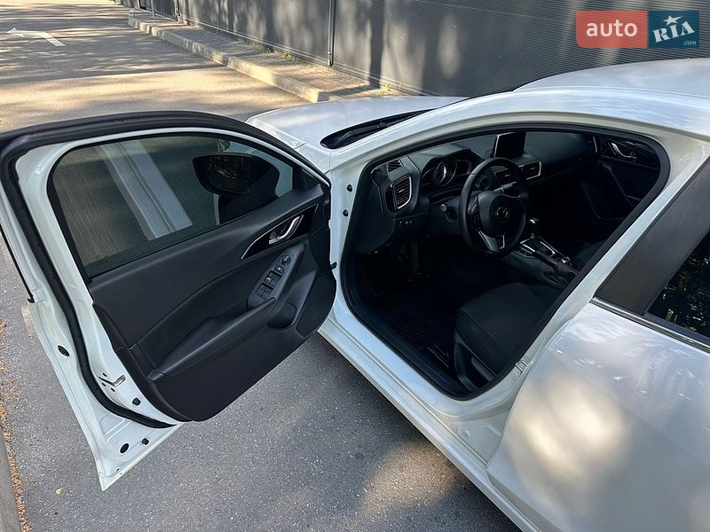 Седан Mazda 3 2014 в Киеве