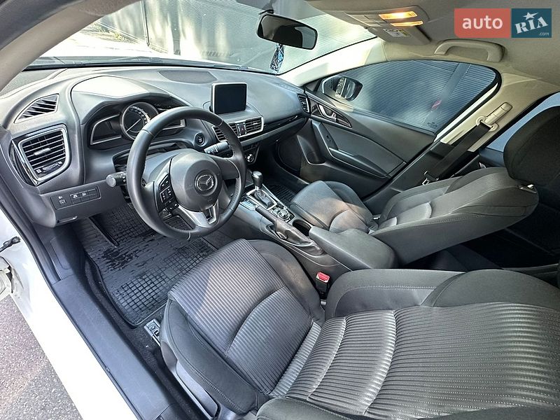 Седан Mazda 3 2014 в Киеве