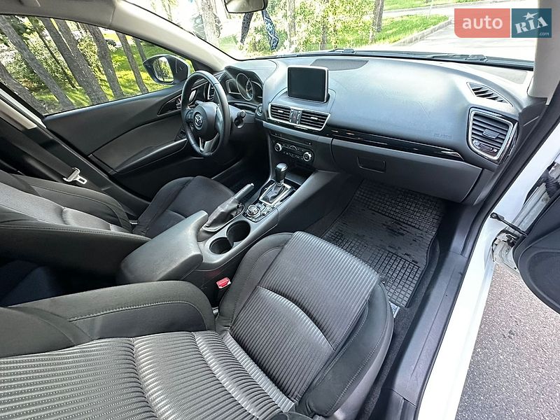 Седан Mazda 3 2014 в Киеве