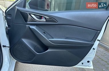 Седан Mazda 3 2014 в Киеве