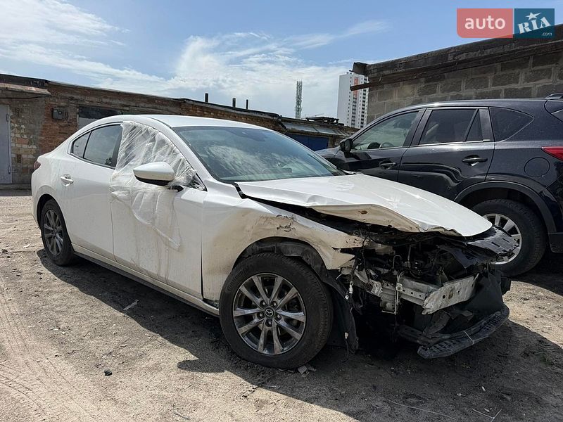 Седан Mazda 3 2019 в Киеве