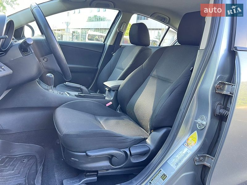 Седан Mazda 3 2013 в Киеве