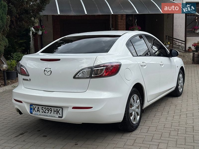 Седан Mazda 3 2011 в Львові