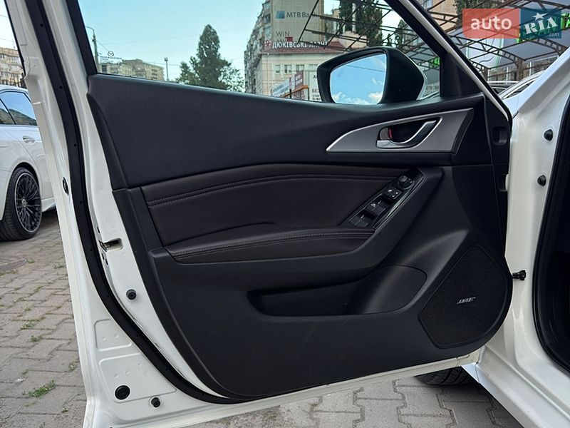 Седан Mazda 3 2018 в Одесі