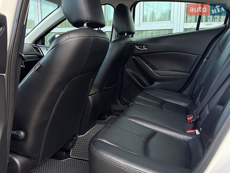 Седан Mazda 3 2018 в Одесі
