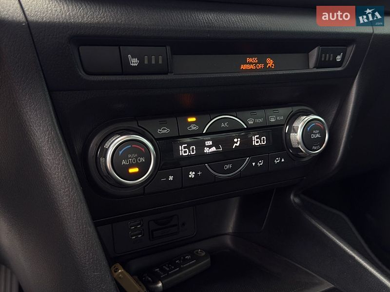 Седан Mazda 3 2018 в Одесі