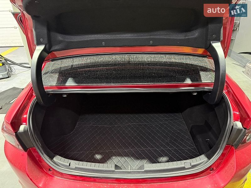 Седан Mazda 3 2019 в Киеве