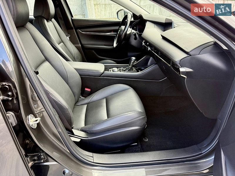 Седан Mazda 3 2023 в Львові
