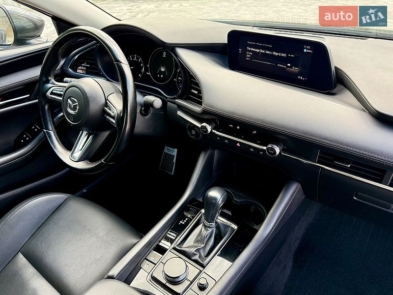 Седан Mazda 3 2023 в Львові