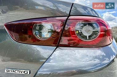 Седан Mazda 3 2023 в Львові